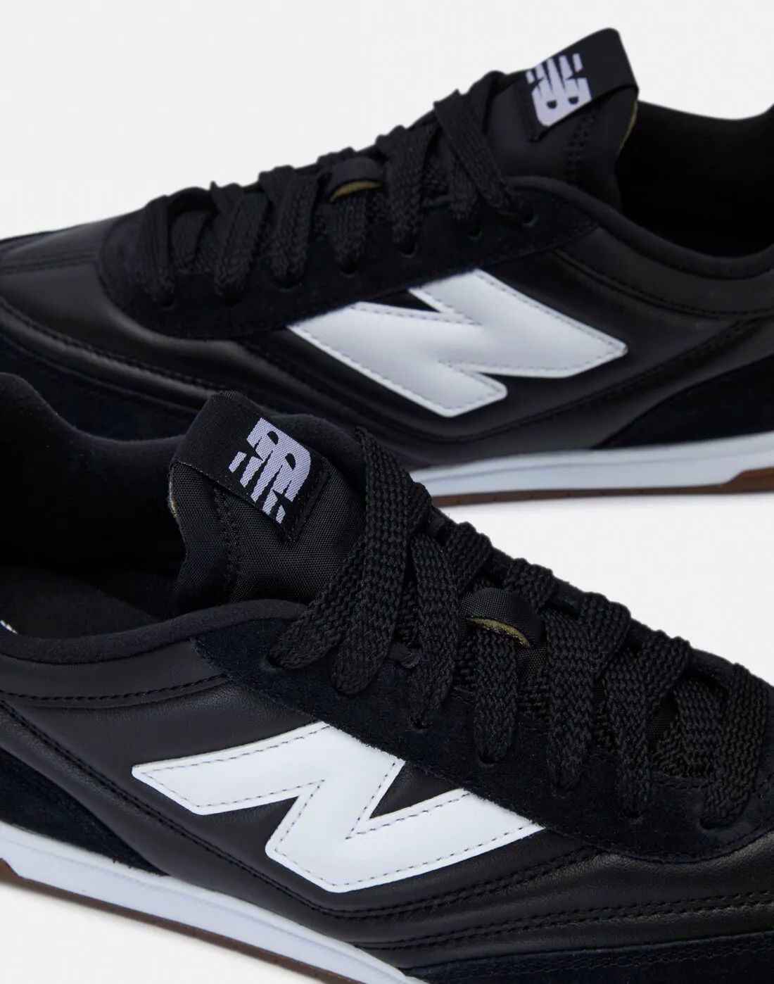 New Balance Mens RC42 Trainers